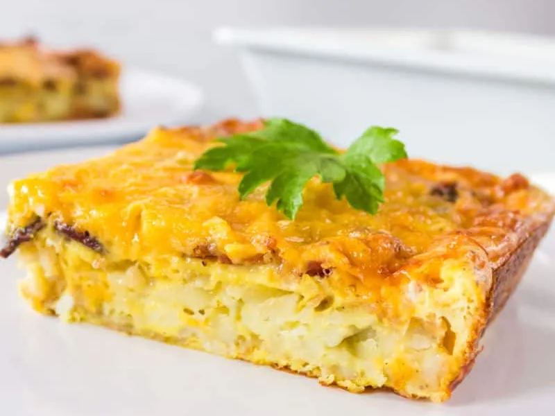 Cheesy Breakfast Casserole with Crispy Bacon and Hash Browns