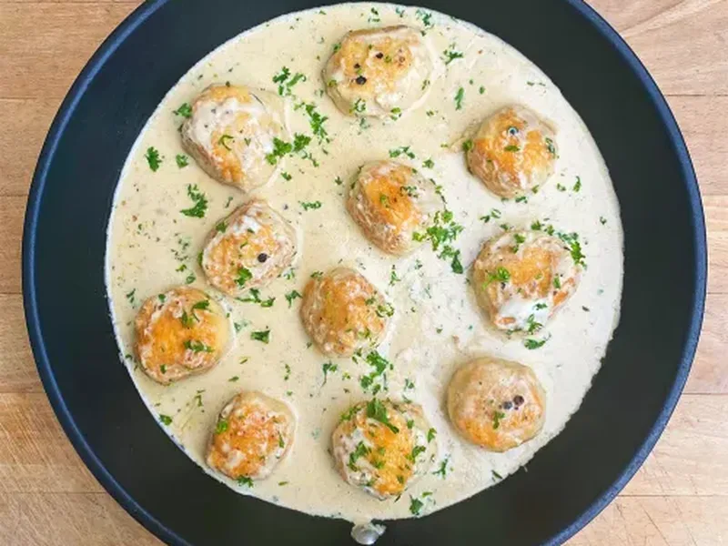 Pan-Seared Chicken Meatballs in Creamy Black Pepper Sauce