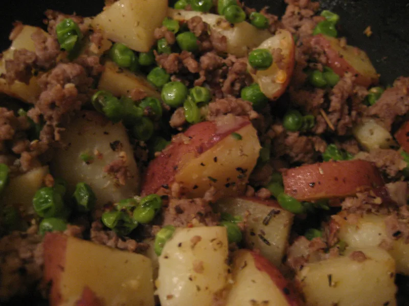 Easy Hamburger Potato Skillet with Crispy Potatoes