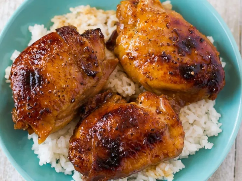Slow Cooker Honey Garlic Chicken Thighs with Brown Sugar