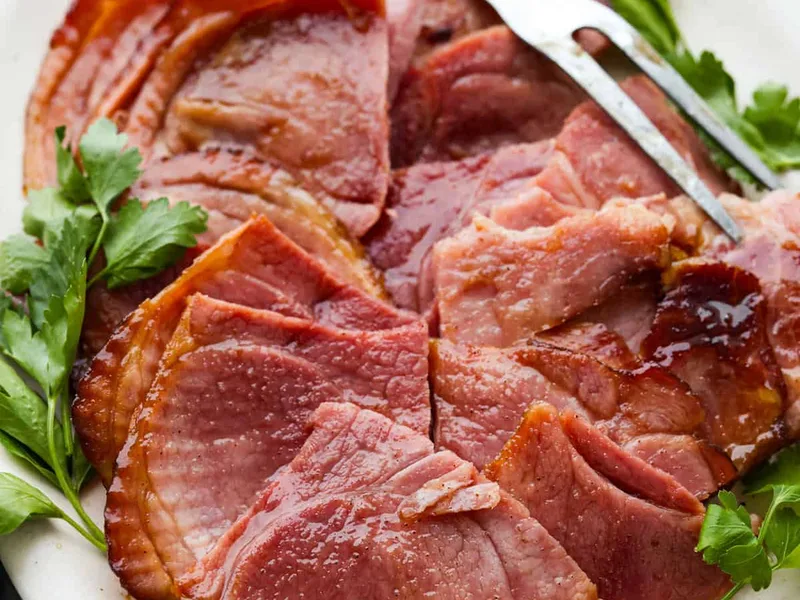 Classic Honey Glazed Ham with Brown Sugar and Spices