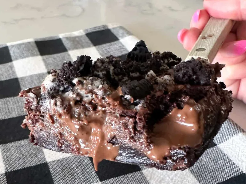 Easy Air Fryer Brownies with Chocolate Chunks and Oreos