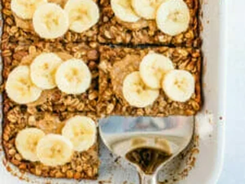 Banana Baked Oatmeal with Cinnamon and Maple Syrup