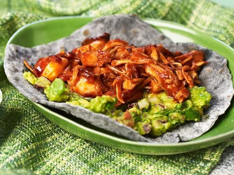 Fresh Guacamole with Lime, Chilli and Coriander