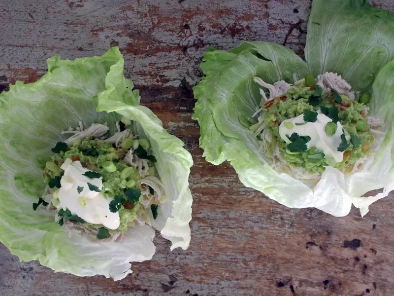 Low Carb Chicken and Guacamole Lettuce Wraps
