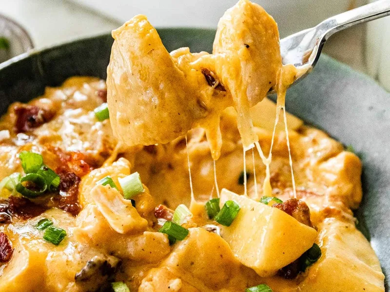 Chicken Bacon Ranch Gratin Potatoes with Cheddar Cheese