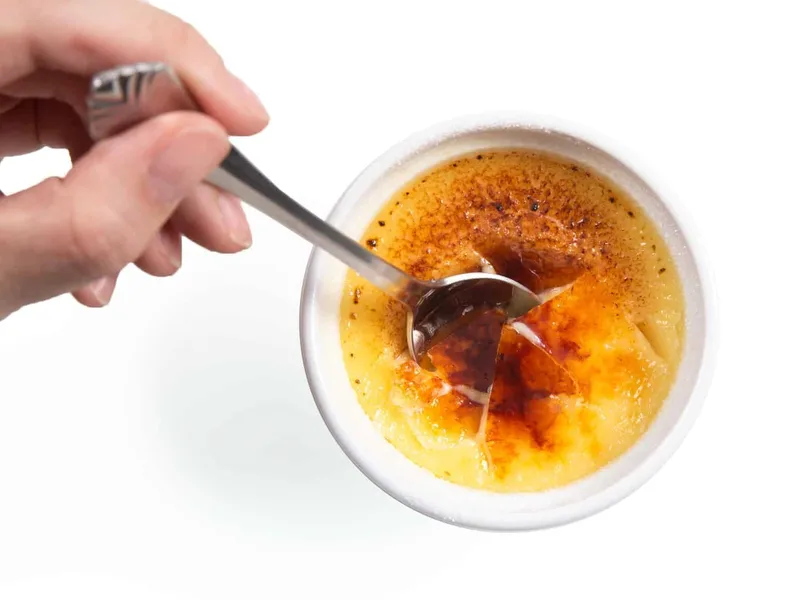 Instant Pot Creme Brulee with Vanilla and Caramelized Sugar