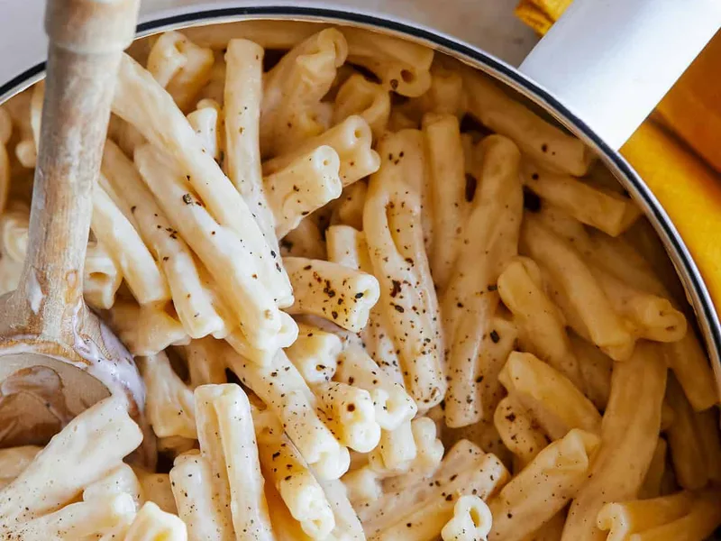 Vegan Stovetop Cauliflower Mac and Cheese with Nutritional Yeast
