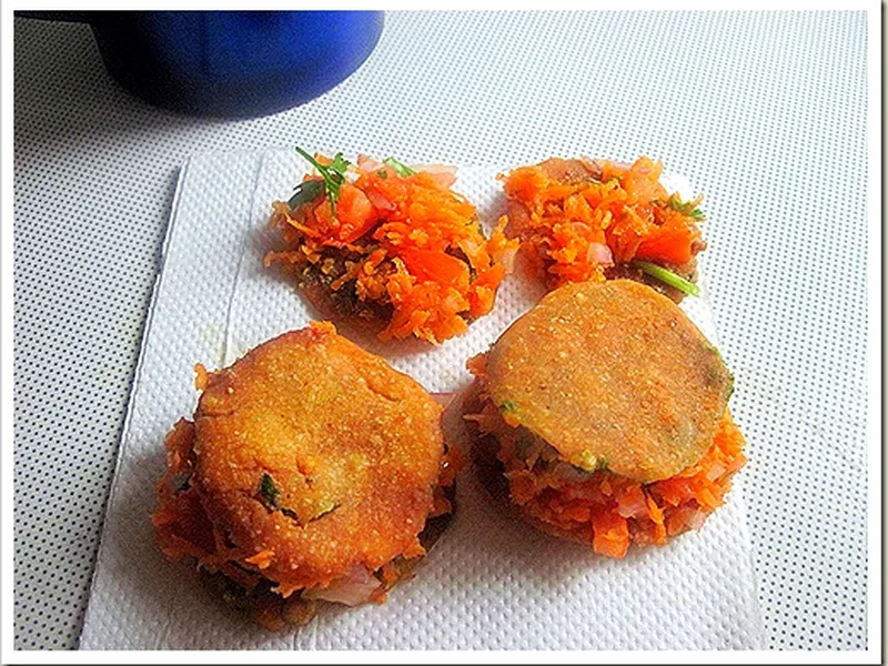 Salem Thattu Vadai Set with Green and Red Chutney