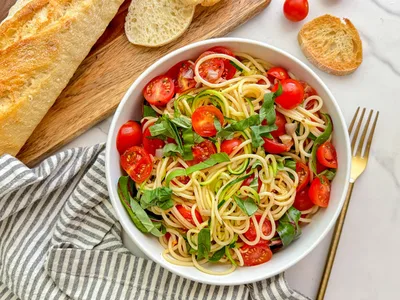 Vegan Spaghetti with Spiralized Zucchini and Marinated Tomatoes