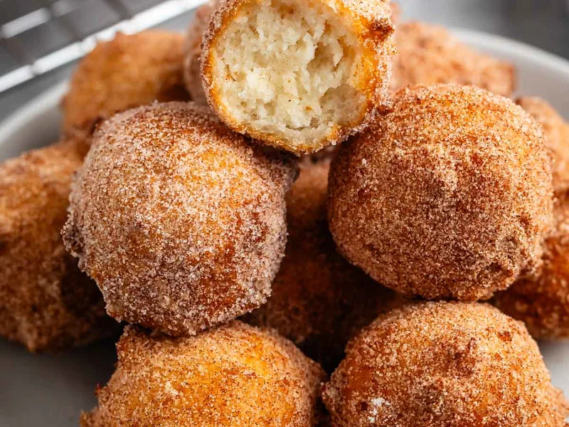 Deep-Fried Donut Holes with Heavy Cream Dough