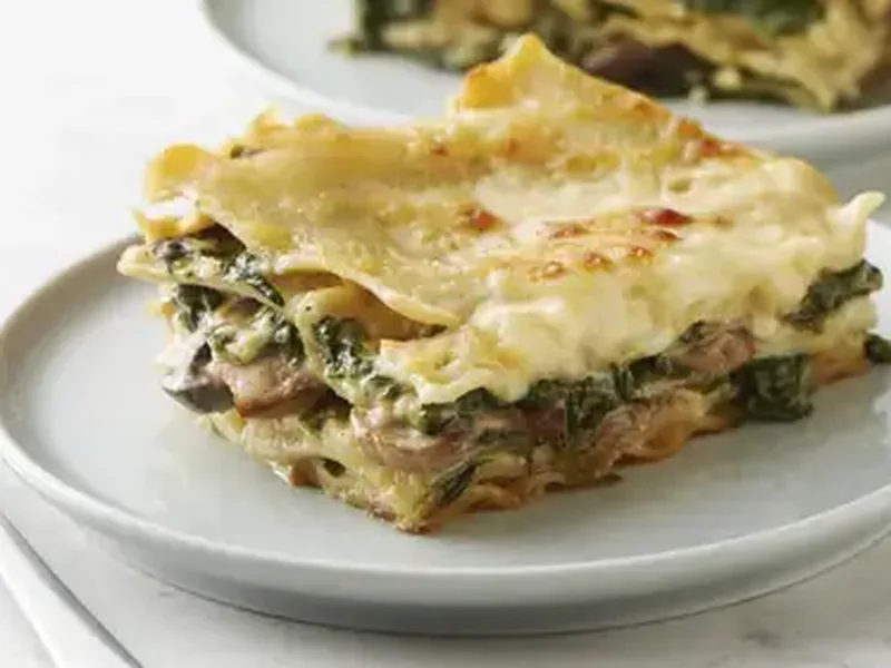 Make-Ahead Creamy Spinach and Mushroom Lasagna