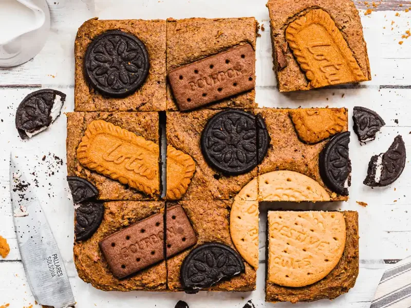 Tea and Biscuit Chickpea Blondies with Almond Flour