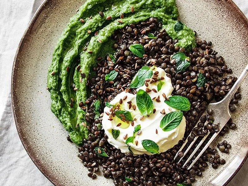 Creamy Spinach Mashed Potatoes with Beluga Lentils