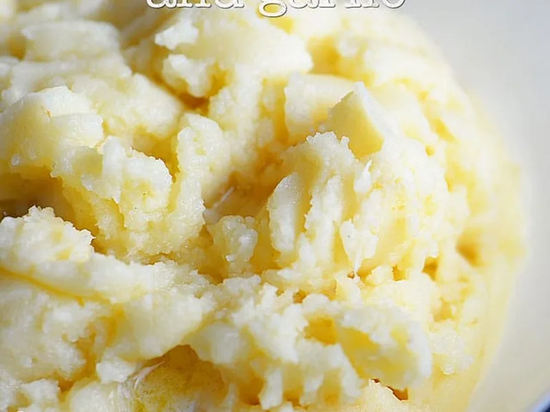 Creamy Horseradish Garlic Mashed Potatoes Recipe
