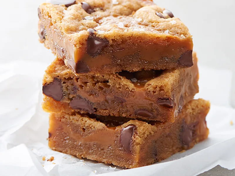 Browned Butter Salted Caramel Chocolate Chip Bars