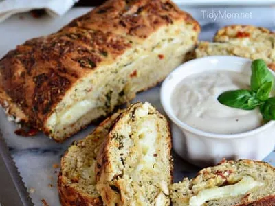 Cheese Stuffed Chicken Spinach Pizza Bread