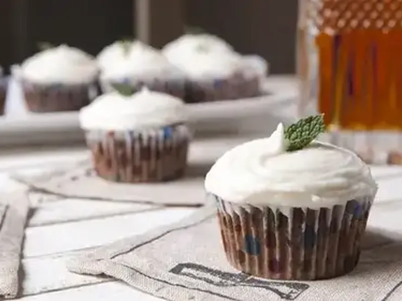 Bourbon Mint Julep Chocolate Cupcakes with Cream Frosting
