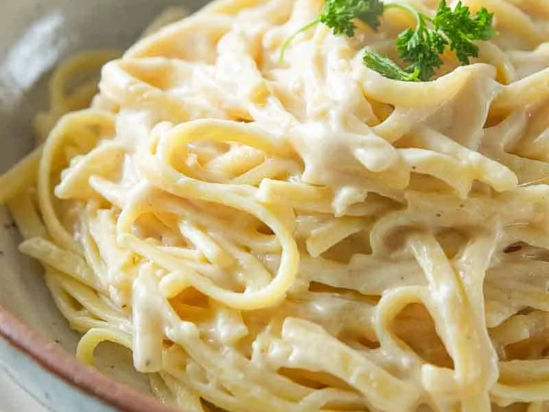 Creamy Gluten-Free Fettuccine Alfredo with Greek Yogurt