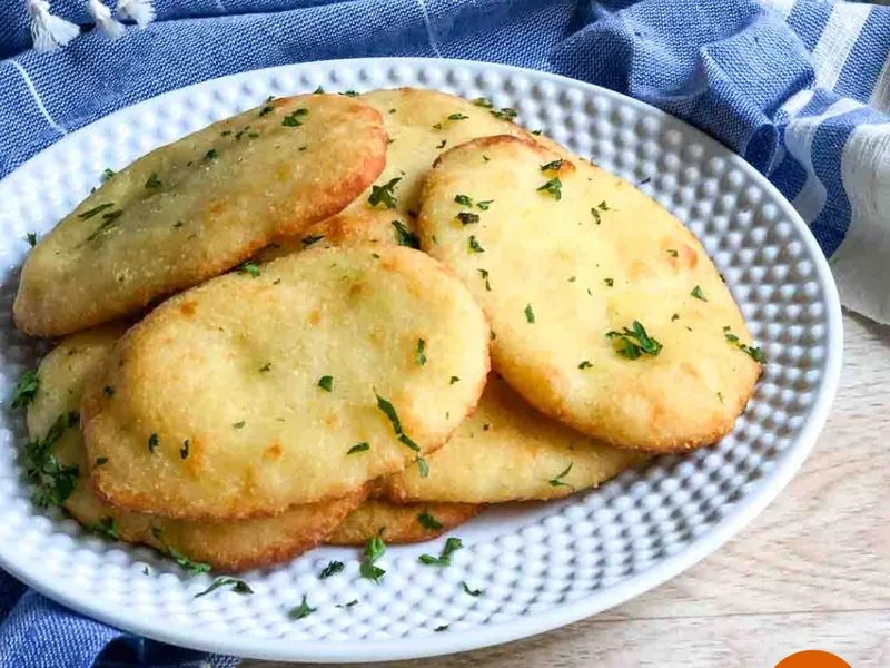 Garlic Keto Naan Bread with Mozzarella