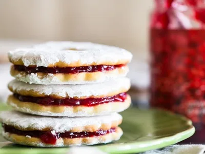 Jam-Filled Butter Cookies (Zirochki)