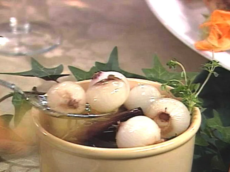 Pickled Small Onions in White Wine Vinegar with Bay and Thyme