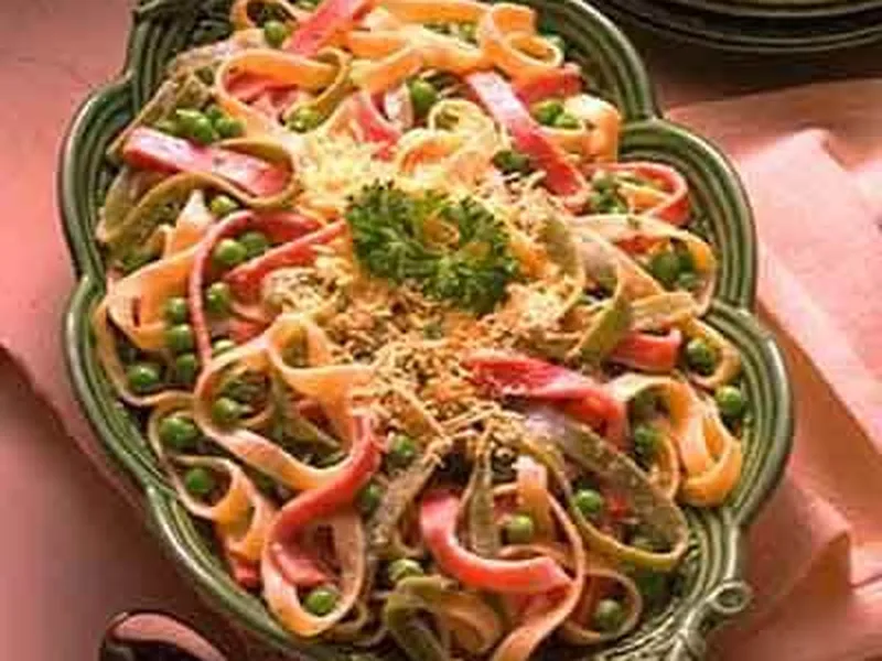 Creamy Ham and Pea Fettuccine with Spinach