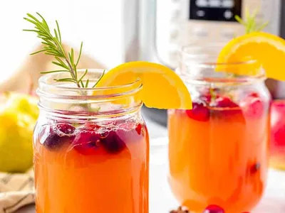 Instant Pot Spiced Pear Apple Cider