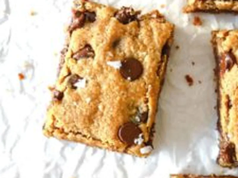 Peanut Butter Chocolate Chip Blondies with Almond Flour