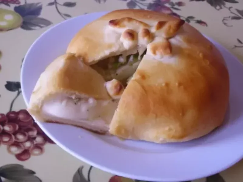 Baked Brie with Honey, Walnuts and Cranberries