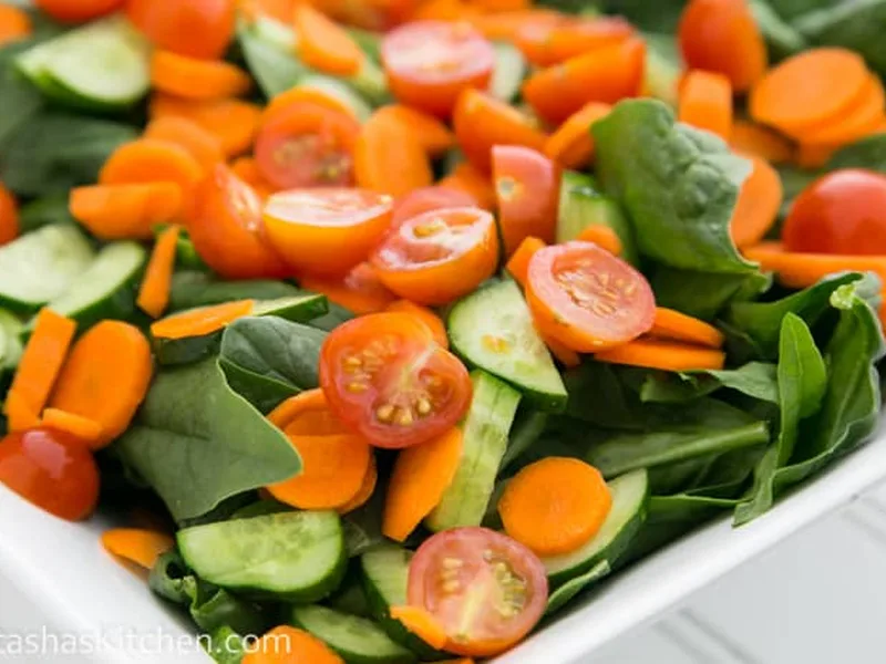 Fresh Spinach Salad with Homemade Balsamic Vinaigrette