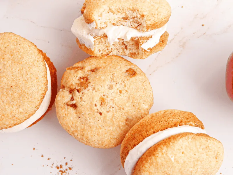 Air Fryer Apple Cinnamon Whoopie Pies with Spiced Filling