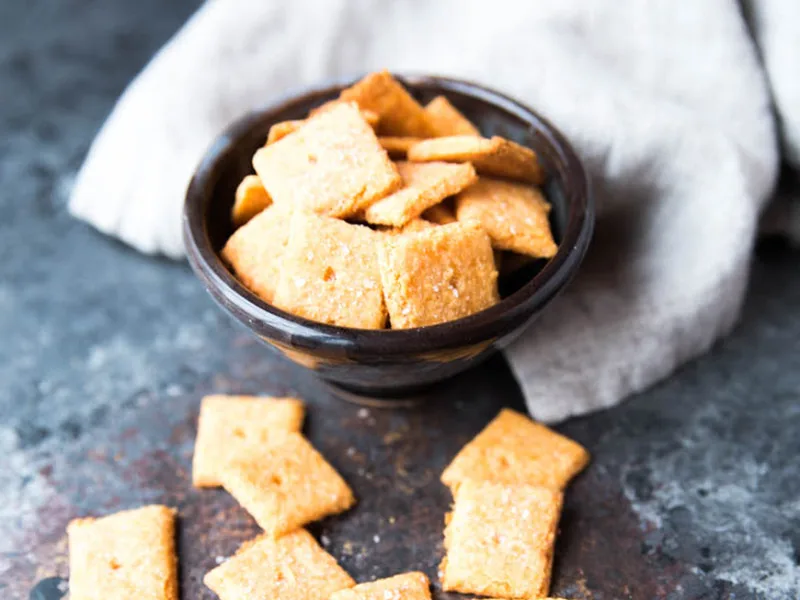 Keto Cheese Crackers with Coconut Flour - Crispy Low Carb