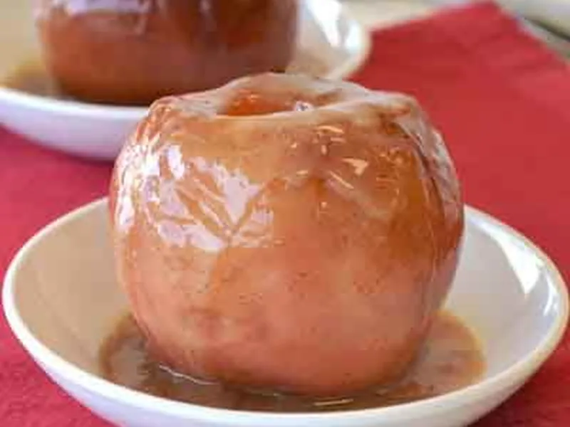 Butter-Cream Baked Apples with Caramelized Sauce