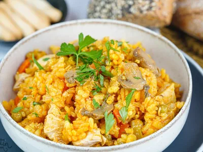 Chicken and Mushroom Rice with Saffron