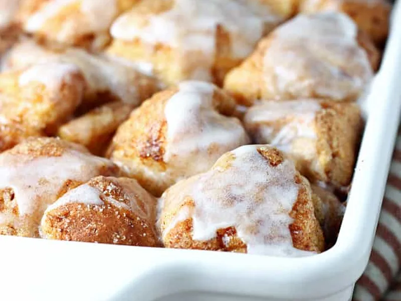 Easy Cinnamon Roll Monkey Bread Bake with Maple Syrup