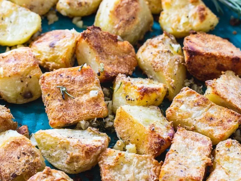 Super Crispy Roasted Potatoes with Garlic and Herbs