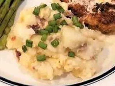 Smoked Gouda Mashed Potatoes with Horseradish