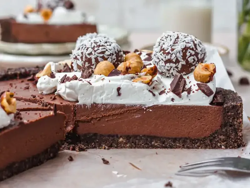 Vegan No-Bake Dark Chocolate Hazelnut Cheesecake