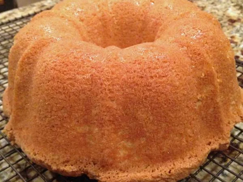 Classic Slow-Baked Pound Cake with Sour Cream