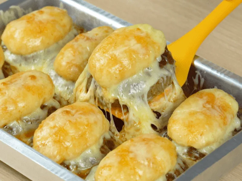 Beef and Potato Mozzarella Bake for Christmas