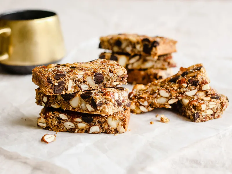 Low-Temp Keto Chocolate Chip Granola Bars