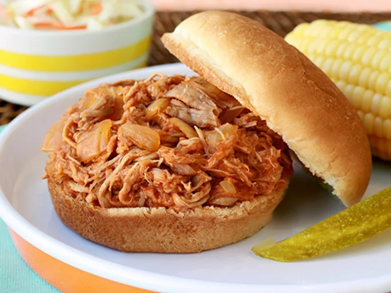 Slow-Cooker Pulled Pork with Tangy Tomato Sauce