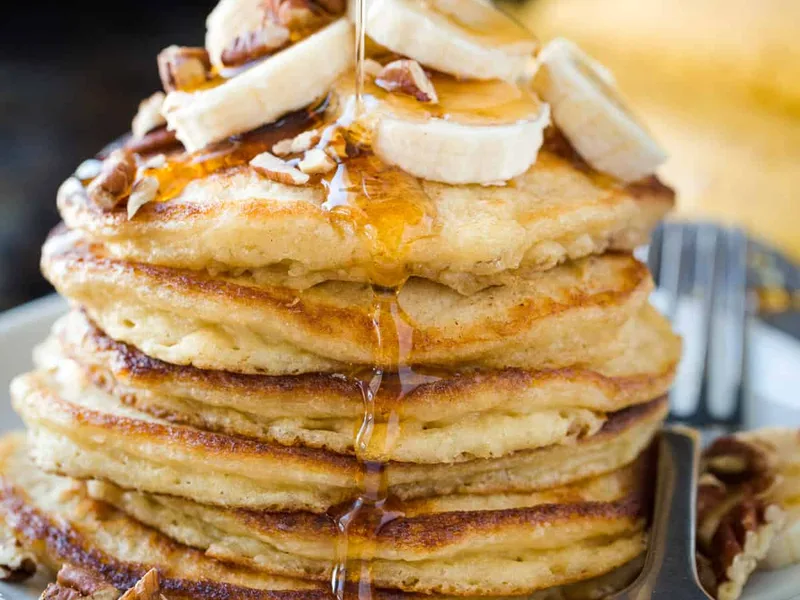 Easy Fluffy Banana Buttermilk Pancakes Recipe
