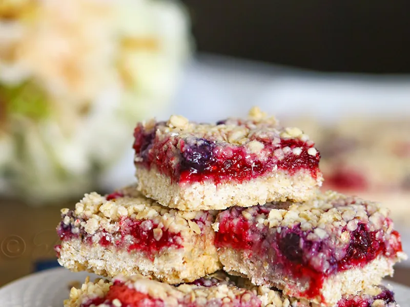 Mixed Berry Crumble Bars with Vanilla Cake Mix