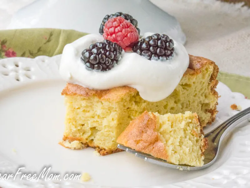 Low-Carb Vanilla Sponge Cake with Coconut Flour and Stevia