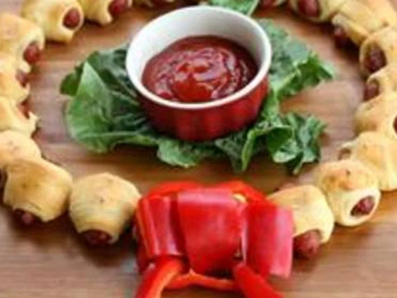 Mini Crescent Dog Wreath - Festive Appetizer Recipe