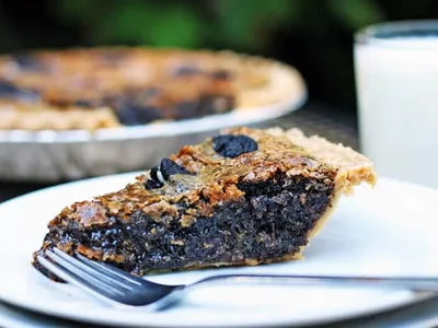 Oreo White Chocolate Chip Cookie Pie