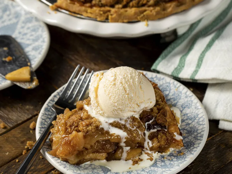 Apple Streusel Pie with Spiced Crumb Topping