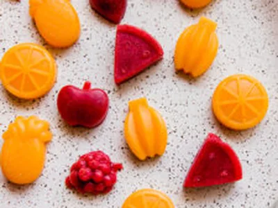 Homemade Fruit and Veggie Gummies with Gelatin